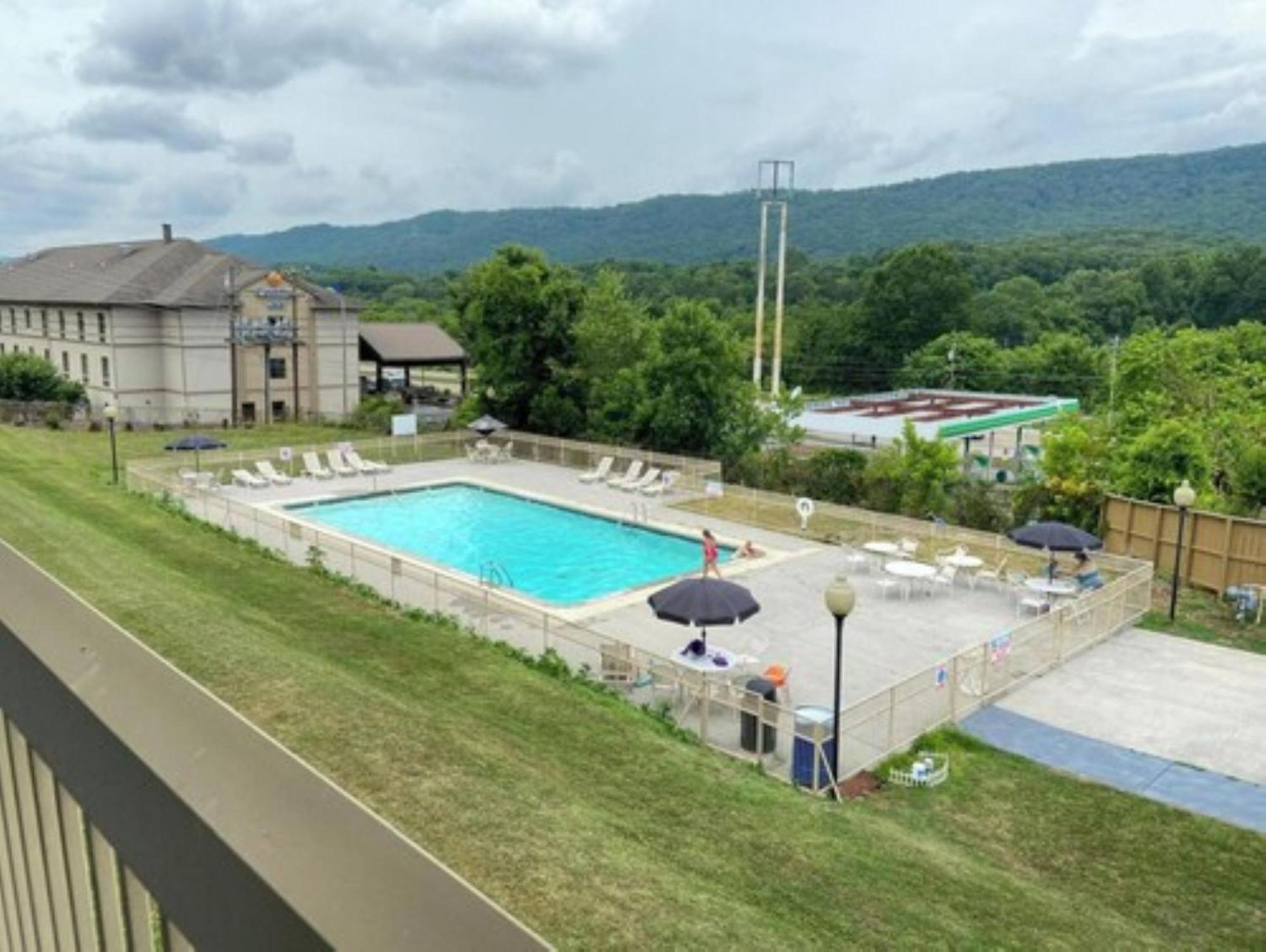 Oyo Hotel Harriman Near I-40 Exterior foto